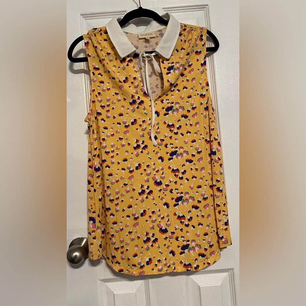 ModCloth L yellow flowered Peter Pan collared shirt